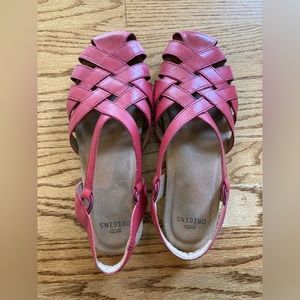 Earth Shoes Berri Leather Sandal WIDE